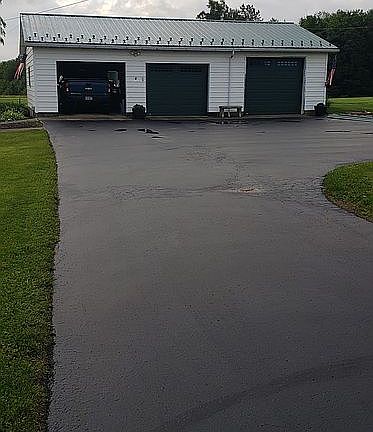 3rd image of 1922 Horsecreek Rd
