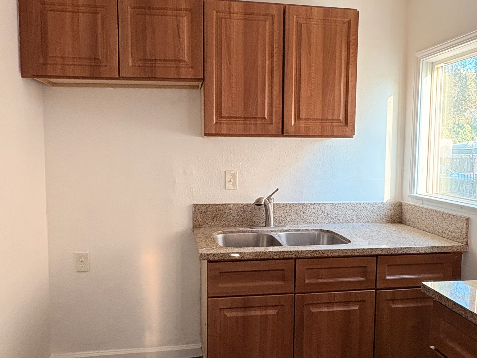 2 bed, 750 sqft, $2,500 — Photo 4