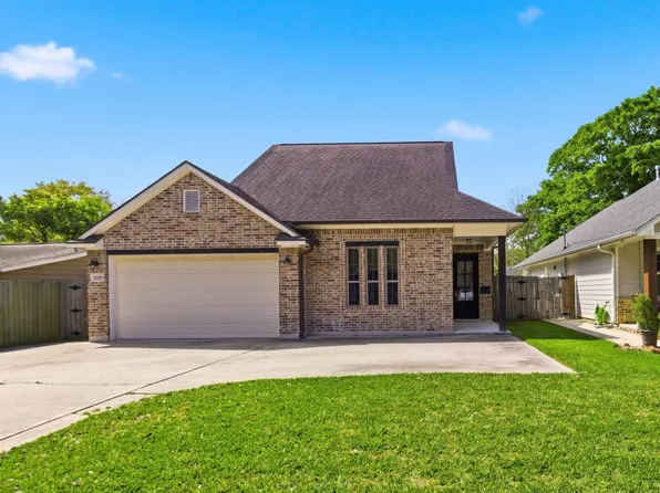 1022 McArthur Dr, Port Neches, TX 77651