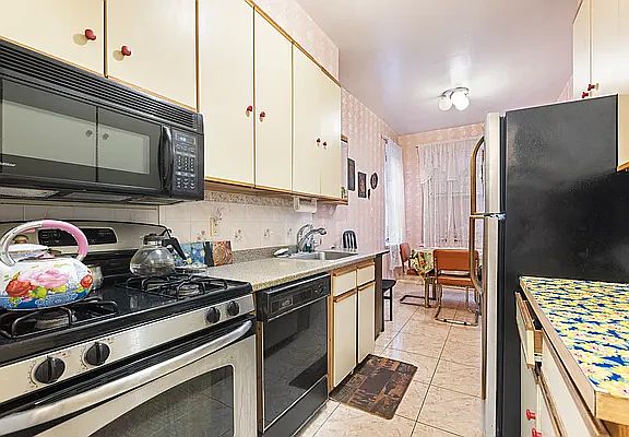 3rd image of 1120 Brighton Beach Ave APT 1T