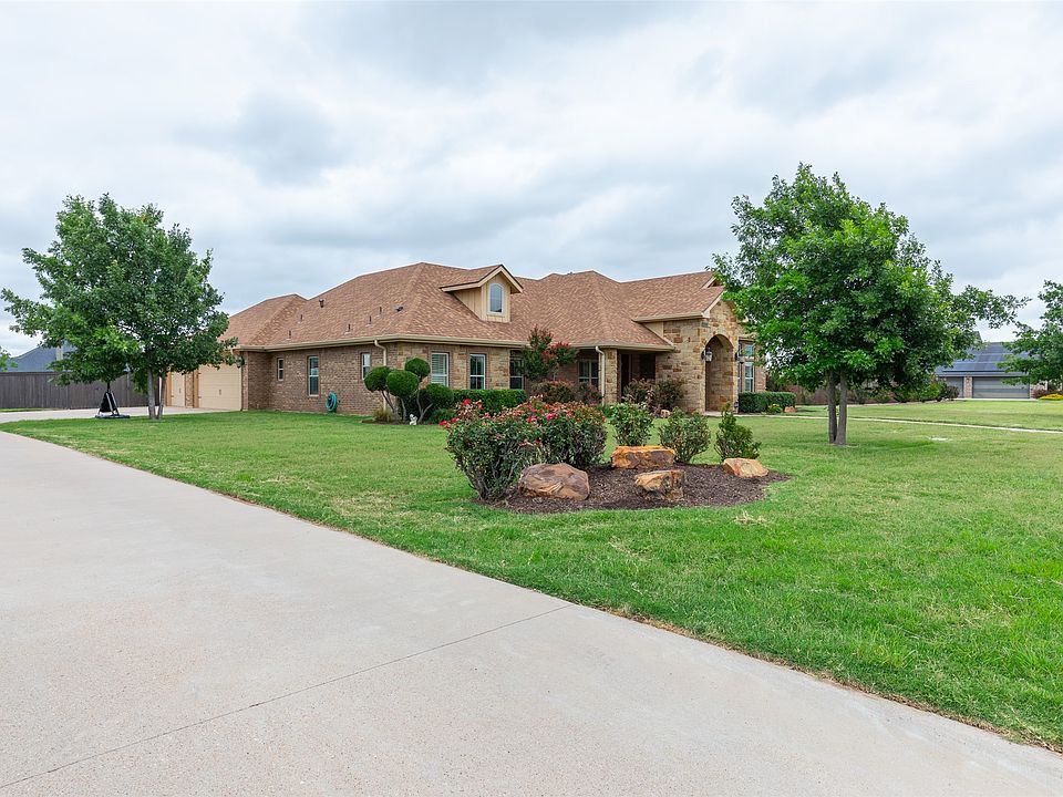 1st image of 110 Tierra Ct