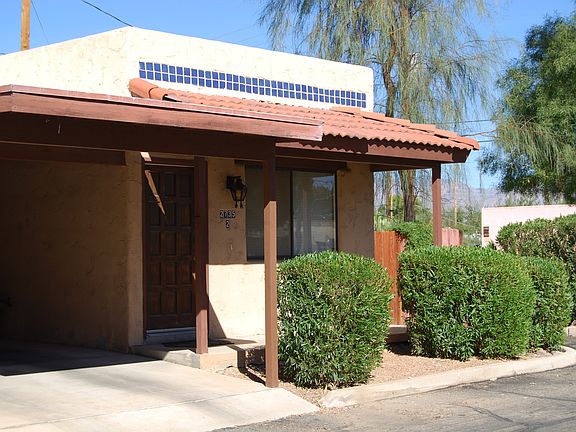 *Community photo - may not depict actual unit