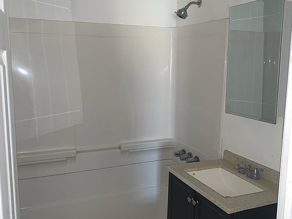 4th image of 441 Brooklawn Ave