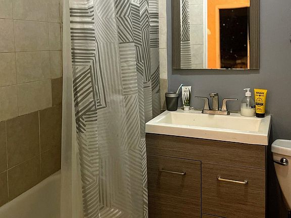 5th image of 1228 Oak Ave #1S