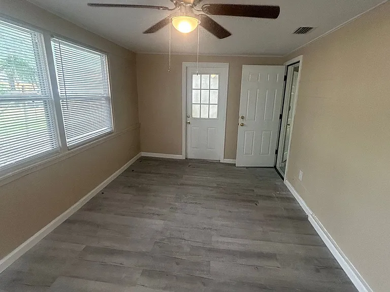 236 Hillside Dr — Photo 10