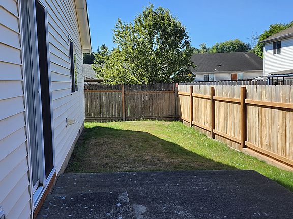 4th image of 108 Wilshire Way