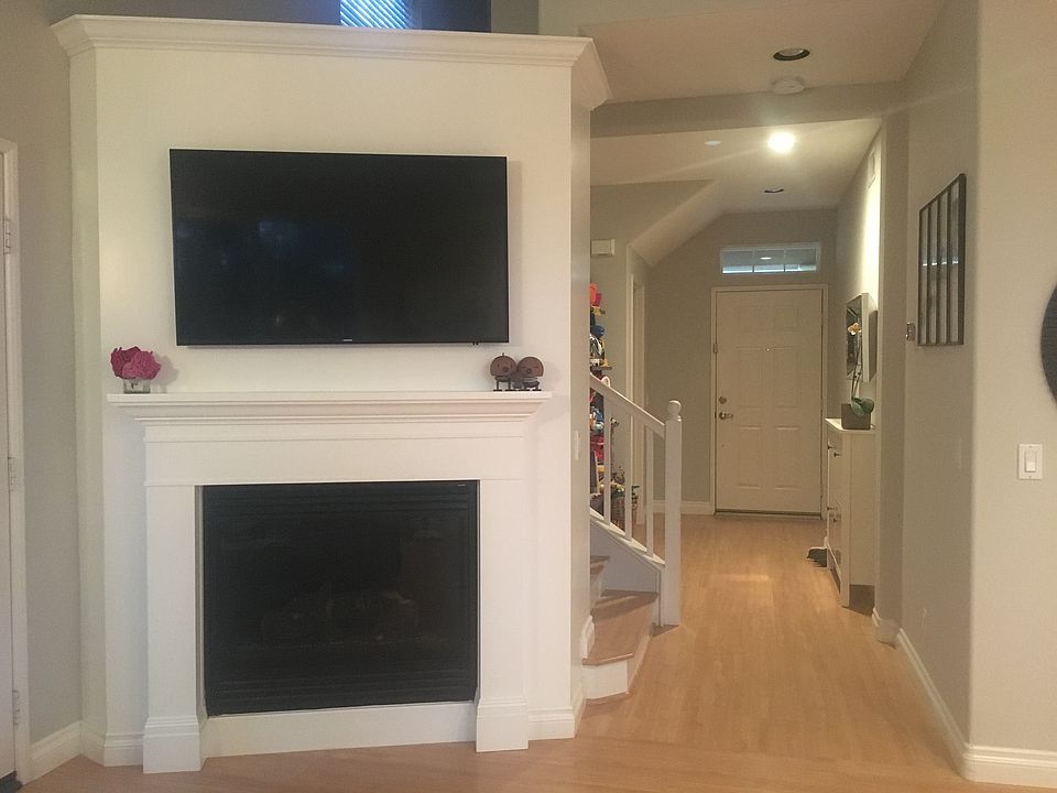 1st image of 48 Danbury Ln