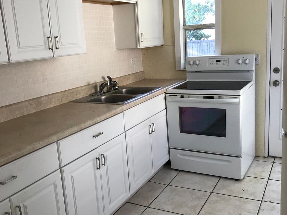 1st image of 5318 10th Ave S