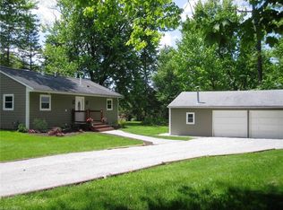 18628 Snyder Rd, Chagrin Falls, OH 44023