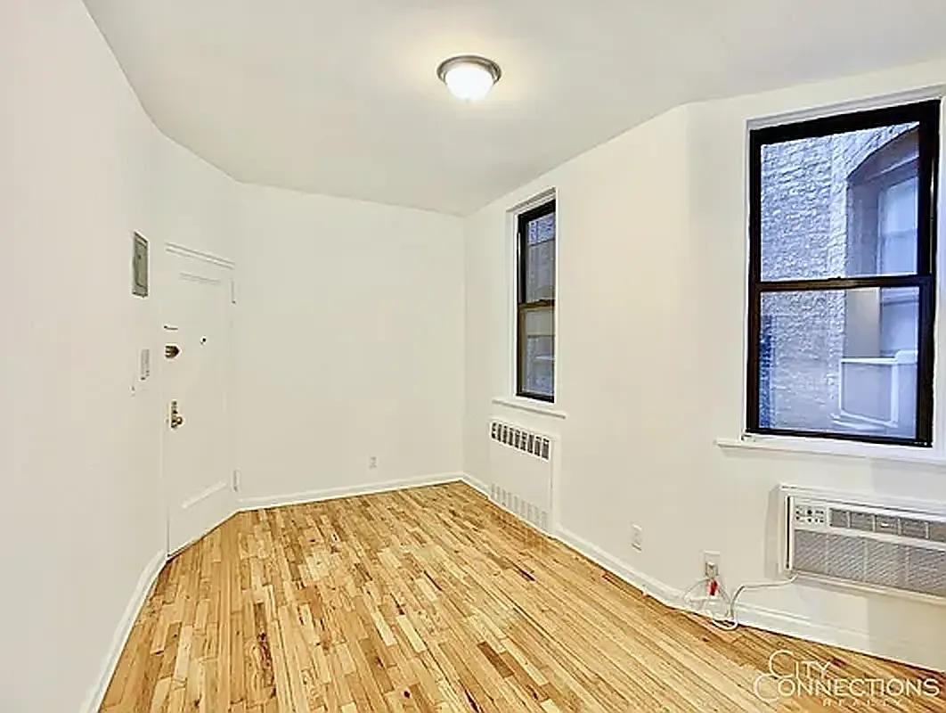 174 West Houston Street — Photo 2
