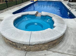 49169 Clinton Terrace Dr, Macomb, MI 48044