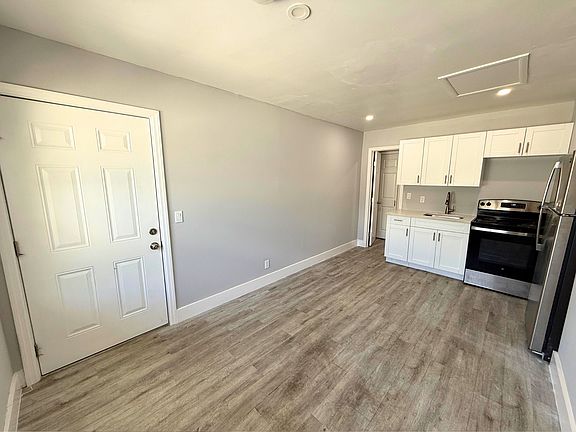 3rd image of 225 Iowa Ave #4B