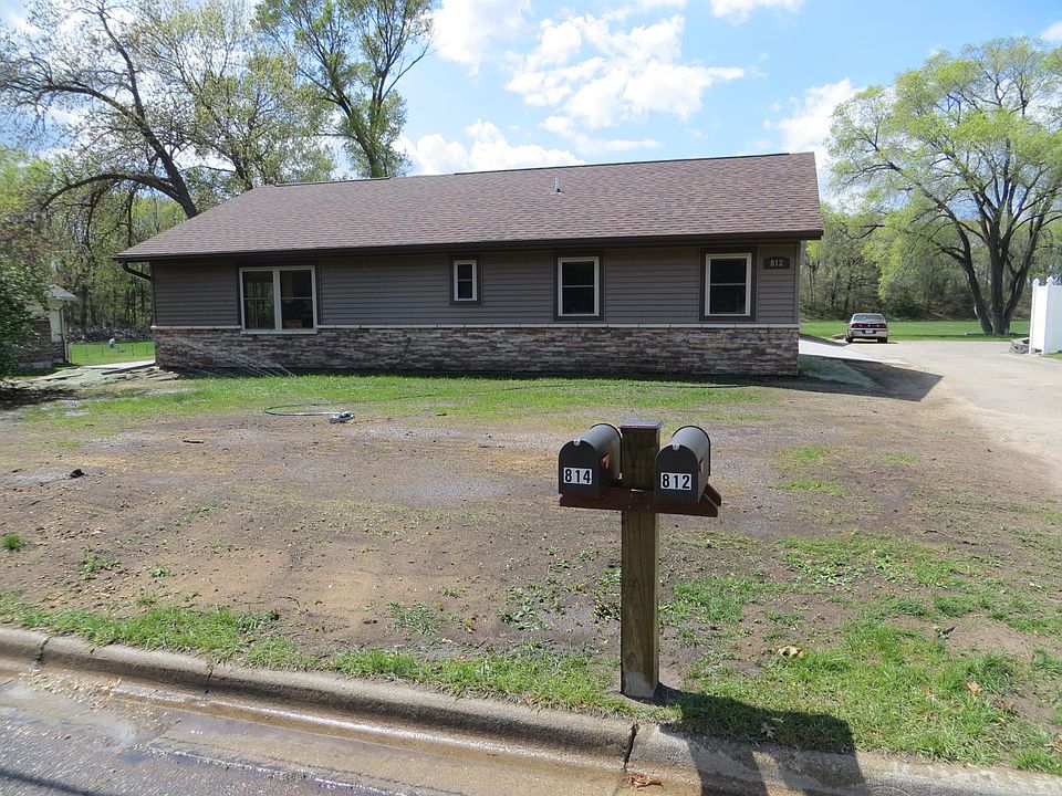 1st image of 812 11th Ave S #812