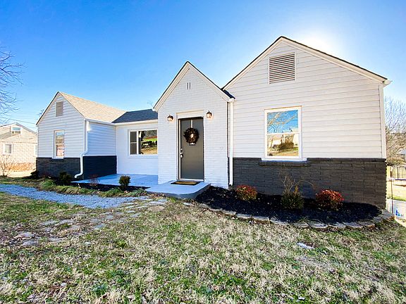 2nd image of 1508 Charles Dr