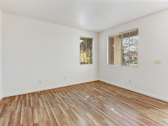 5th image of 8203 Gardenside Ct
