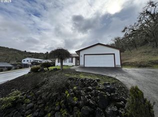 1490 NE Lincoln St, Roseburg, OR 97470