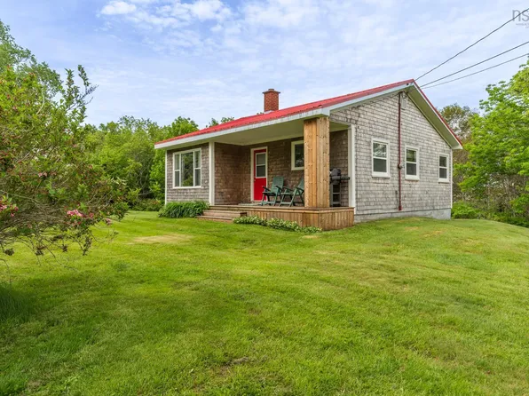 112 Kelly Rd, Yarmouth, NS B5A 5R2
