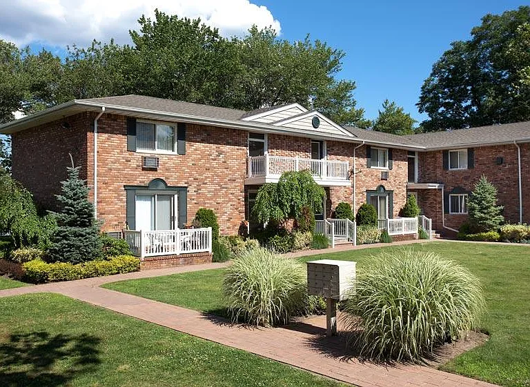 Fairfield Oaks — Photo 11