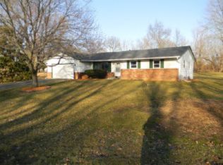 6068 Halverson Dr, Rockford, IL 61109