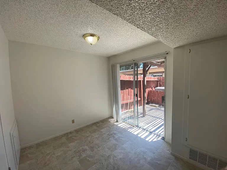 313 Eldridge Ave — Photo 6