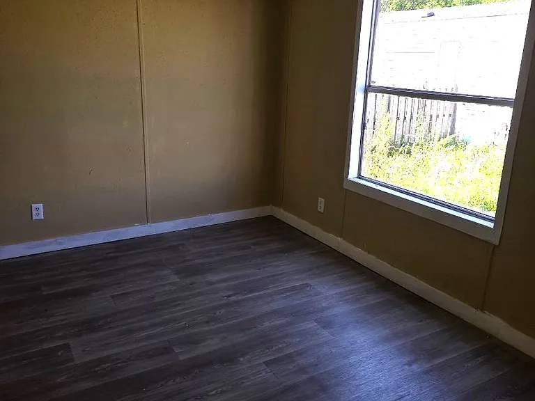 4915 Highway 80 — Photo 15