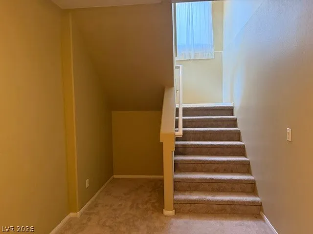 8640 Castle Hill Ave — Photo 18