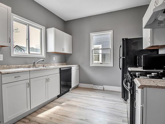 3rd image of 109 Unger Ave