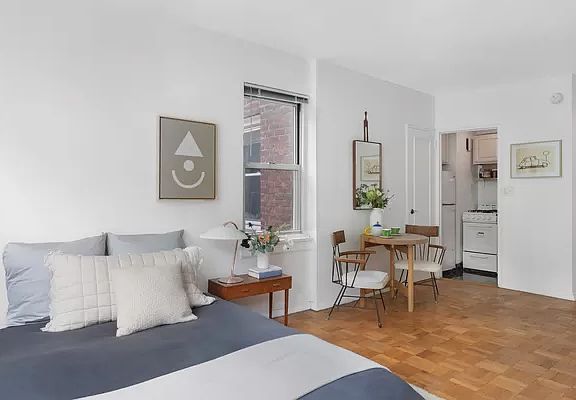 4th image of 288 Lexington Ave APT 4H
