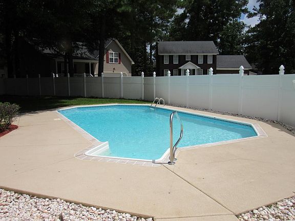 302 Mendenhall 070