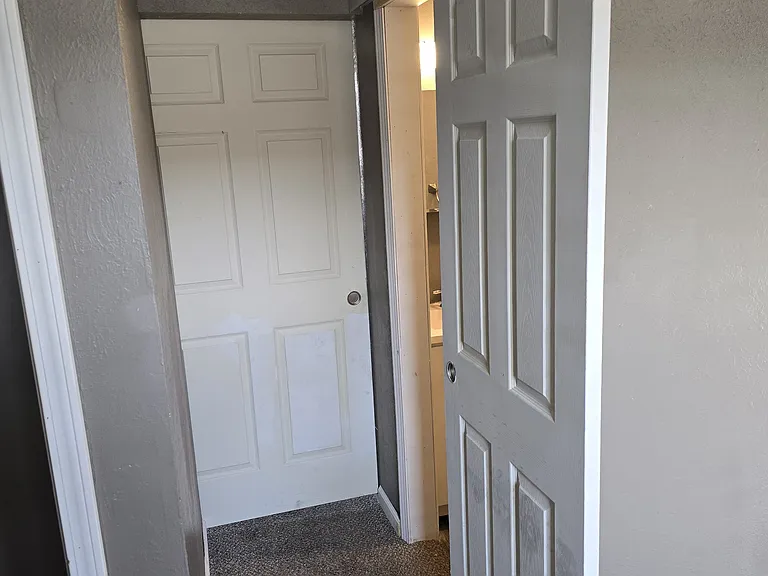 216 S Cavin St #8 — Photo 8