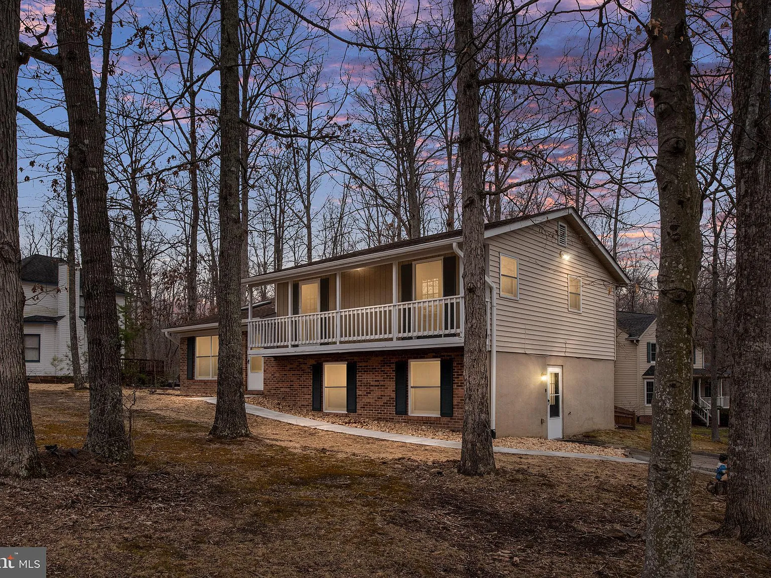 4 bed, 3.0 bath, 2112 sqft, $2,300 — Photo 3