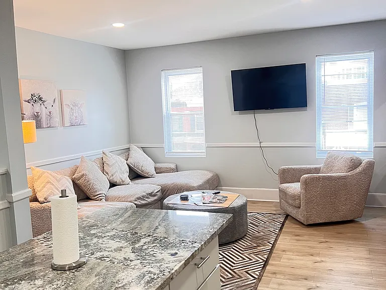 1217 N King St — Photo 5