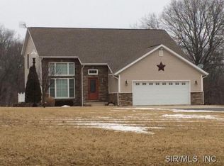 699 Indian Creek Ave, Greenville, IL 62246