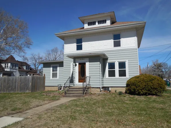 611 Dixon Ave, Rock Falls, IL 61071