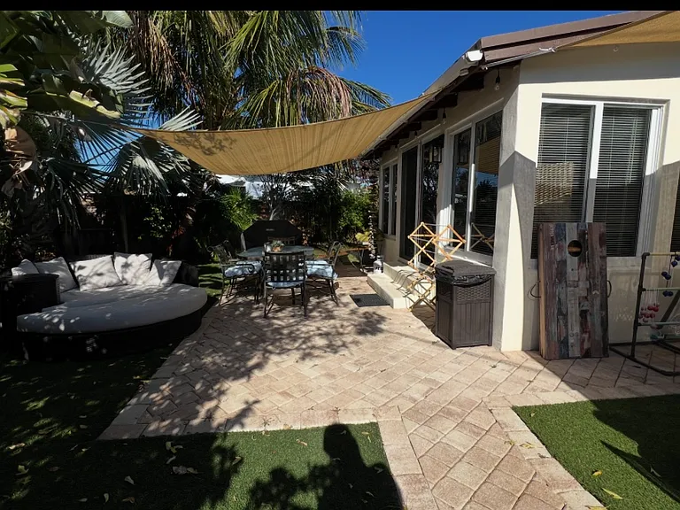 957 SE 15th Ave — Photo 8