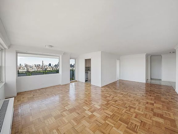3rd image of 15 W 72nd St APT 32C
