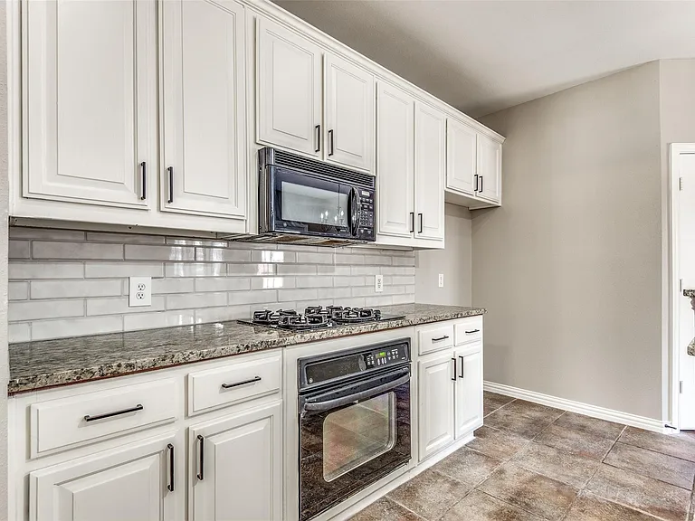 15704 Grove Crest Dr — Photo 8