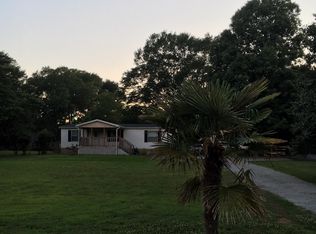 1171 Rainbow Lake Rd, Inman, SC 29349