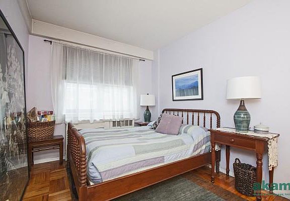 5th image of 345 W 58th St APT 4C