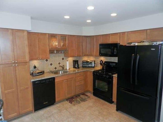 1st image of 22 Cypress Pl