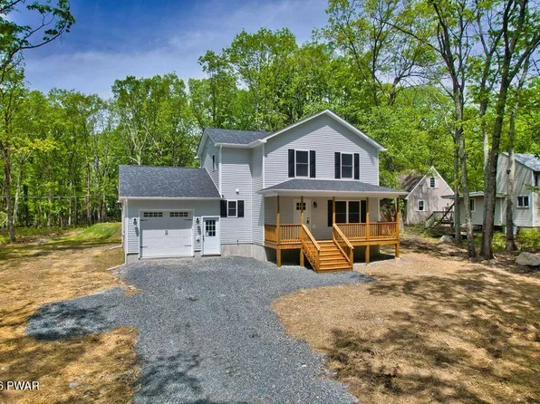 104 Washington Dr, Hawley, PA 18428