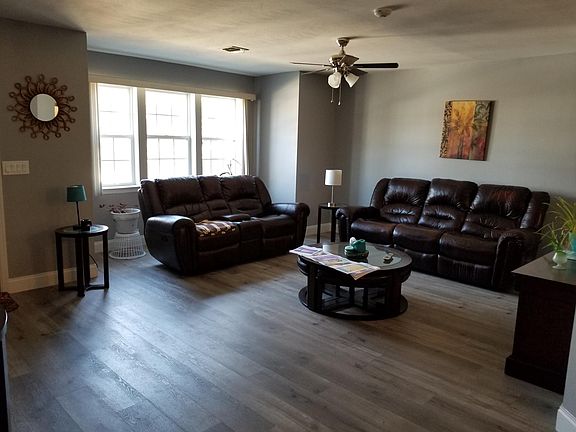 2nd image of 11 Victorian Ln
