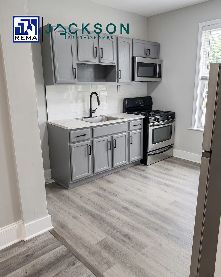 5030 Summer St. — Photo 1