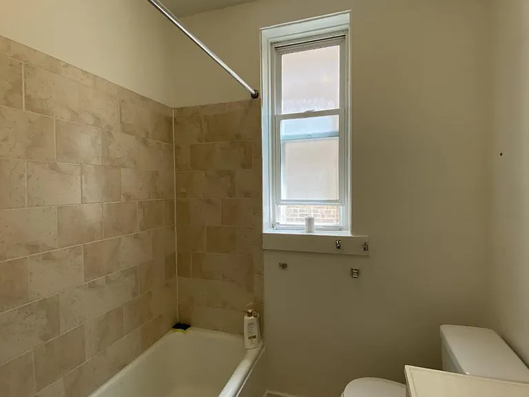 915 W Cornelia Ave #1A — Photo 14