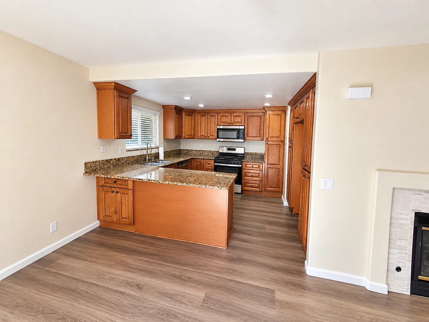 2538 Sundial Dr. #B — Photo 4