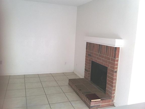 5th image of 210 Palmdale Dr