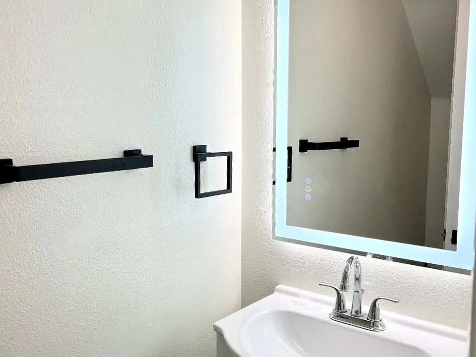 New 1/2 bath