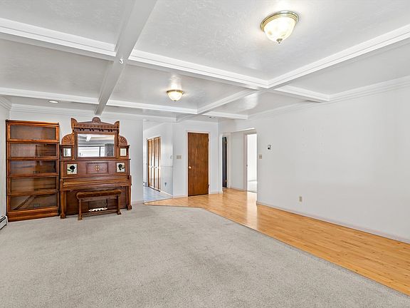 5th image of 113 Davis Cir