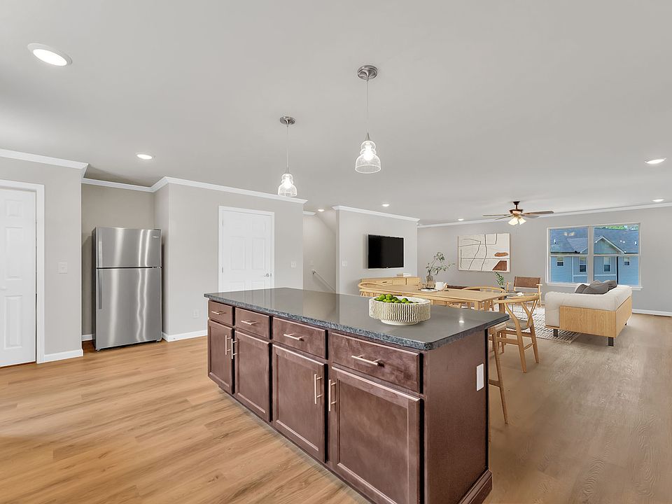 1st image of 3529 W Walnut St #2B-1Ba-1200Sqft
