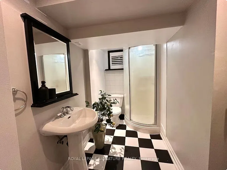 1353 Sheldon Ave — Photo 16